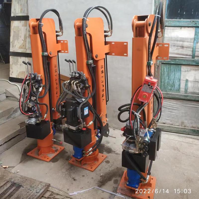 千阳县重汽蓝牌随车吊 3.2吨 国六动力强 液压驱动 农用自卸起重机